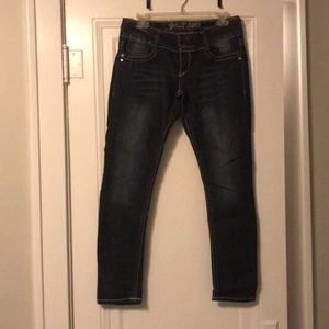 Size 9 Wallflower Skinny Jeans